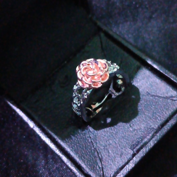 Rose & Rhinestones Ring - Picture 2 of 4